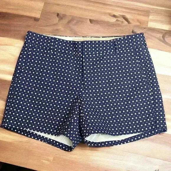 Banana Republic Women’s Geo-Dot Navy Chino Shorts Size 6 | Preppy Summer Style - Picture 2 of 3